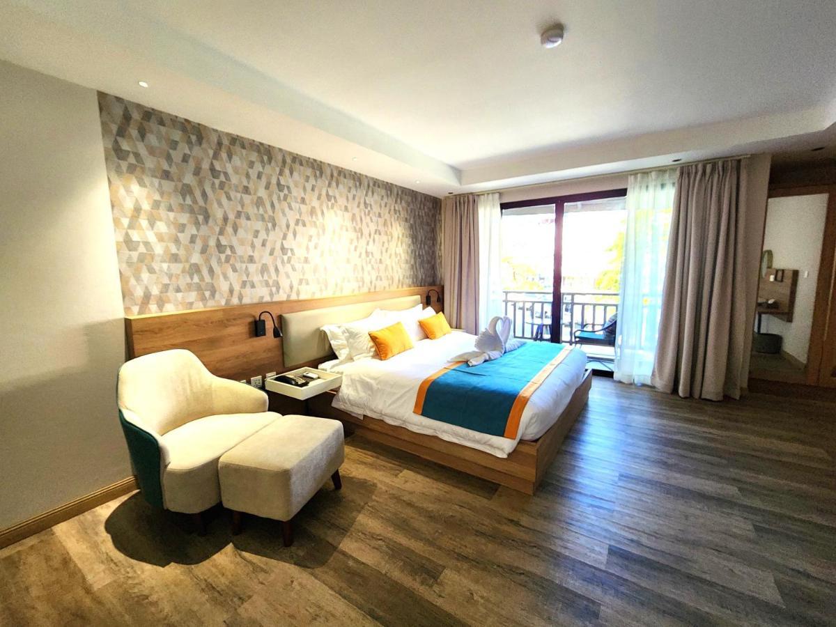 Zo Amalthea Hotel Patong Buitenkant foto