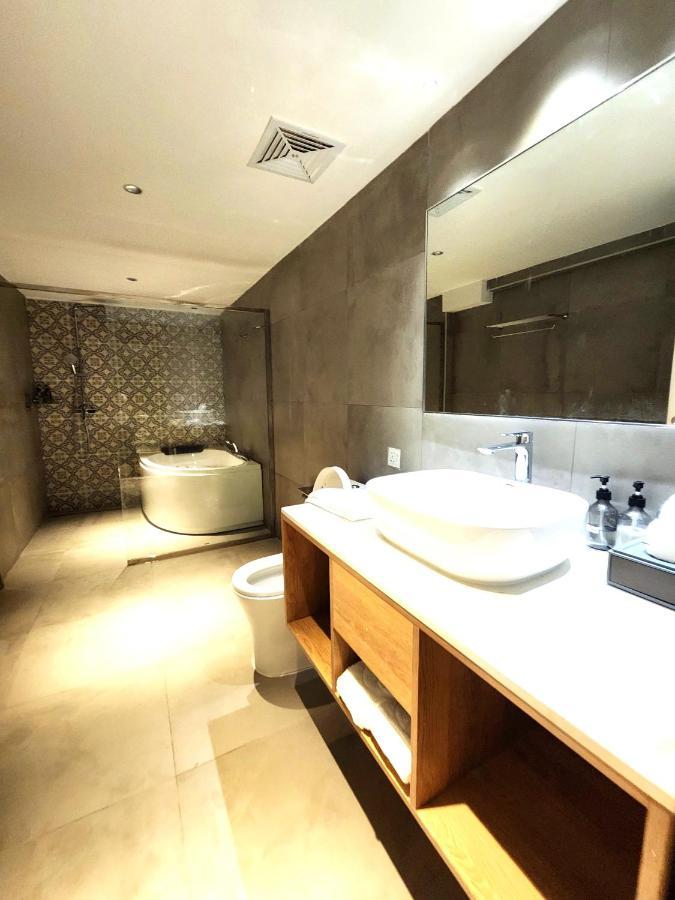 Zo Amalthea Hotel Patong Buitenkant foto