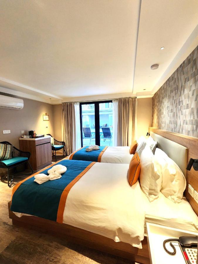 Zo Amalthea Hotel Patong Buitenkant foto