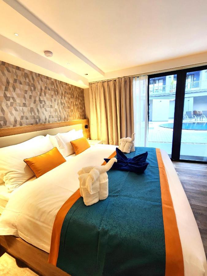 Zo Amalthea Hotel Patong Buitenkant foto