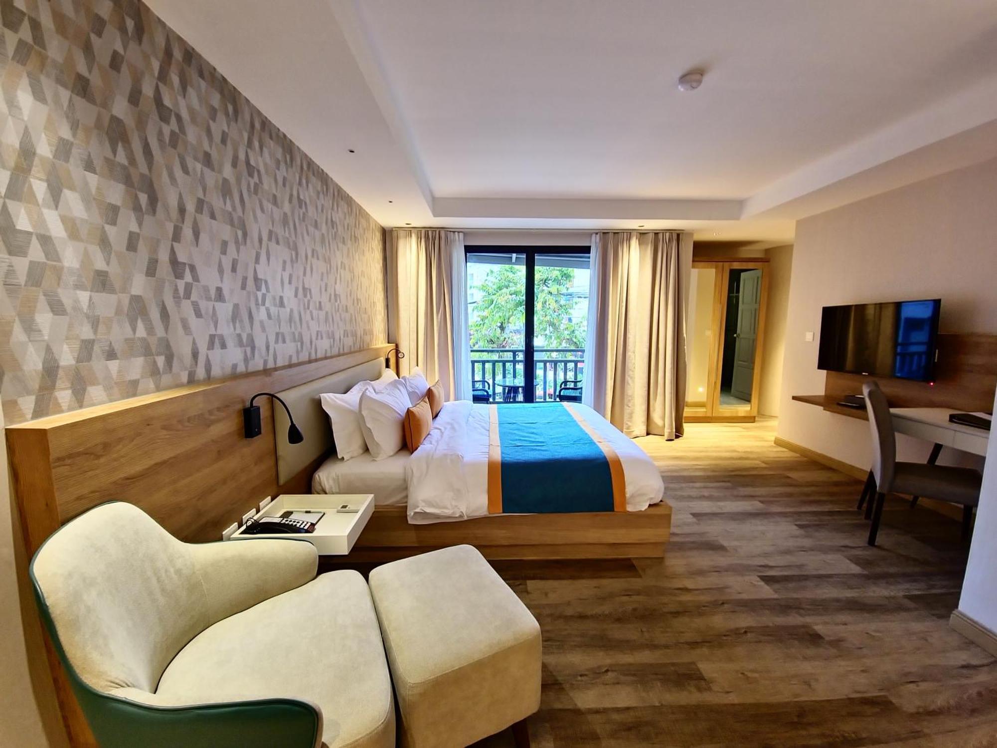 Zo Amalthea Hotel Patong Buitenkant foto